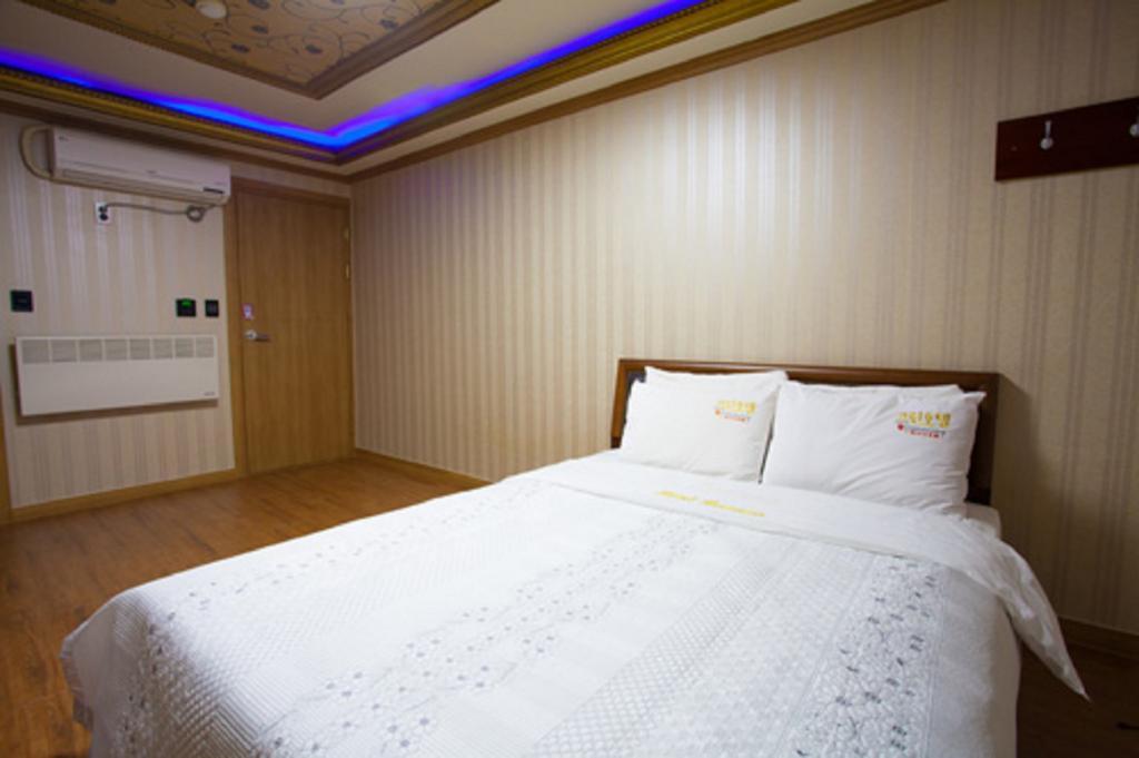 Guangju Hotel Banana Kvangdzsu Kültér fotó