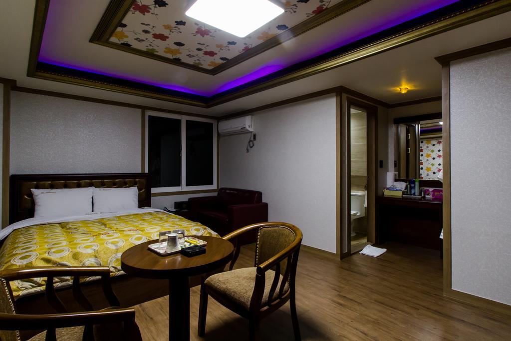 Guangju Hotel Banana Kvangdzsu Kültér fotó